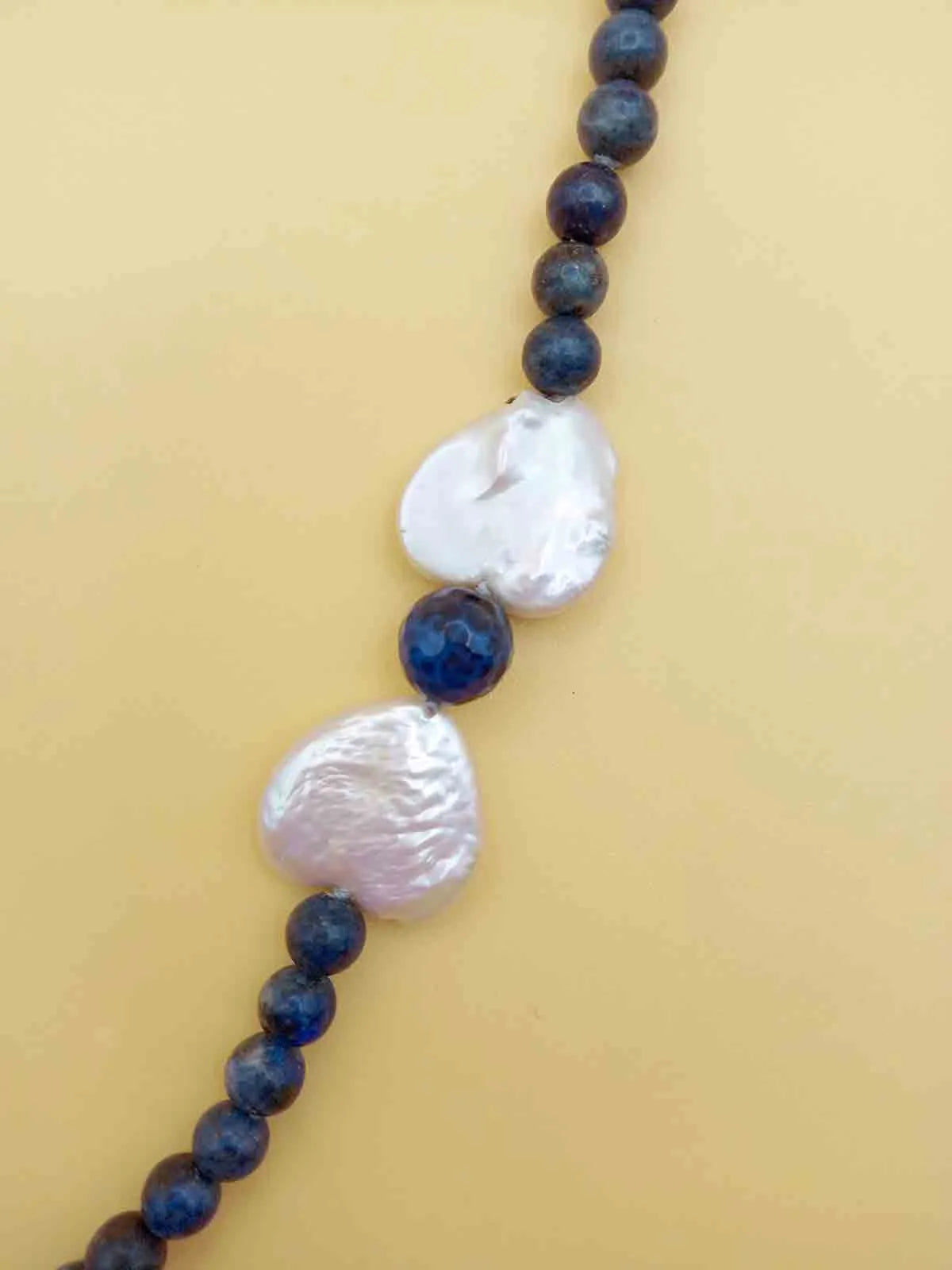 Collana Vintage con Pietre Blu lapislazzuli e madreperla