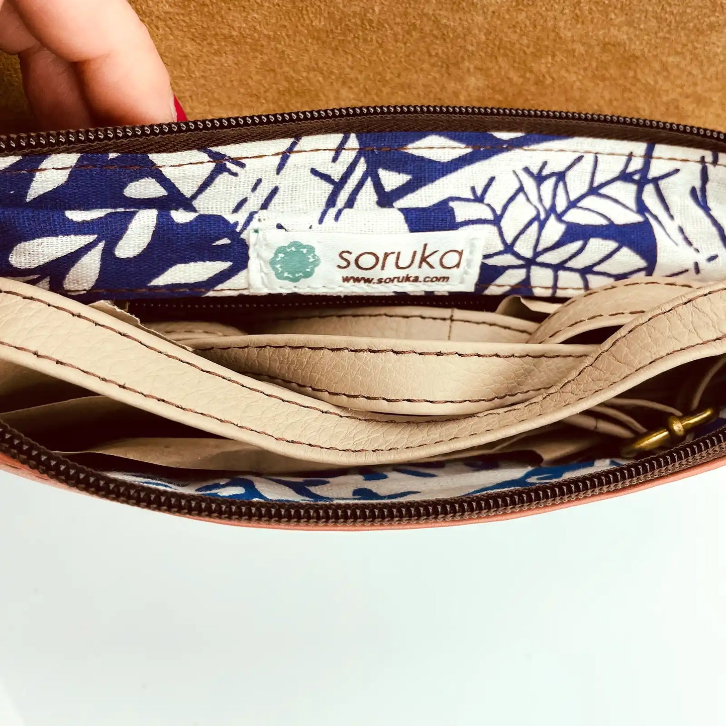 Borsa Pochette in Vera Pelle Riciclata con tracolla Soruka Bags