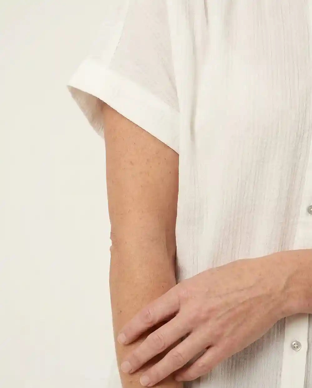 Camicia scollo coreano cotone bio bianca con manica scesa