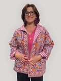 Giacca donna in velluto porpora stile Suzani con ricami paisley azzurri, rosa e arancioni