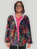Giacca donna in velluto stampato blu notte con fiori tropicali e uccelli multicolore