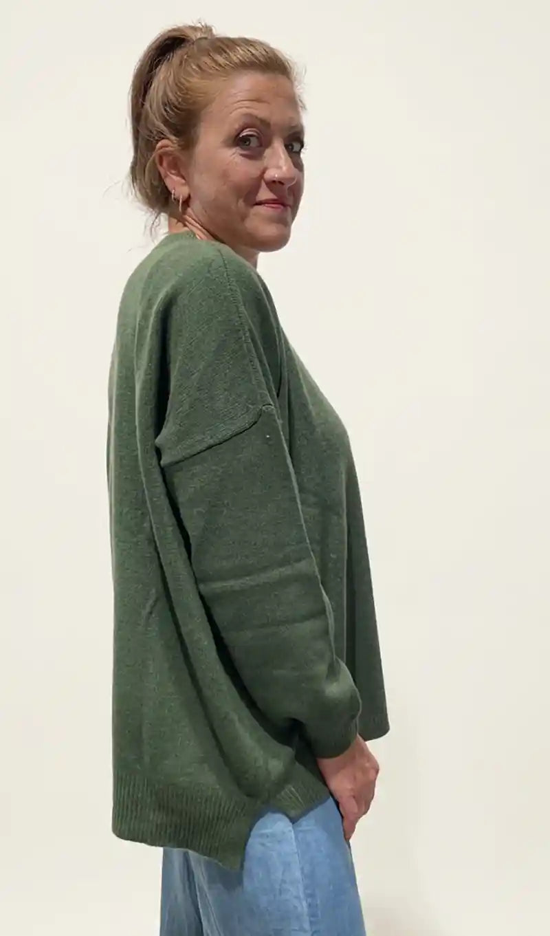 Maglione cashmere rigenerato verde scuro girocollo oversize