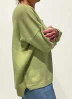 Maglione Oversize Scollo a V in Cashmere Rigenerato - Verde Acido