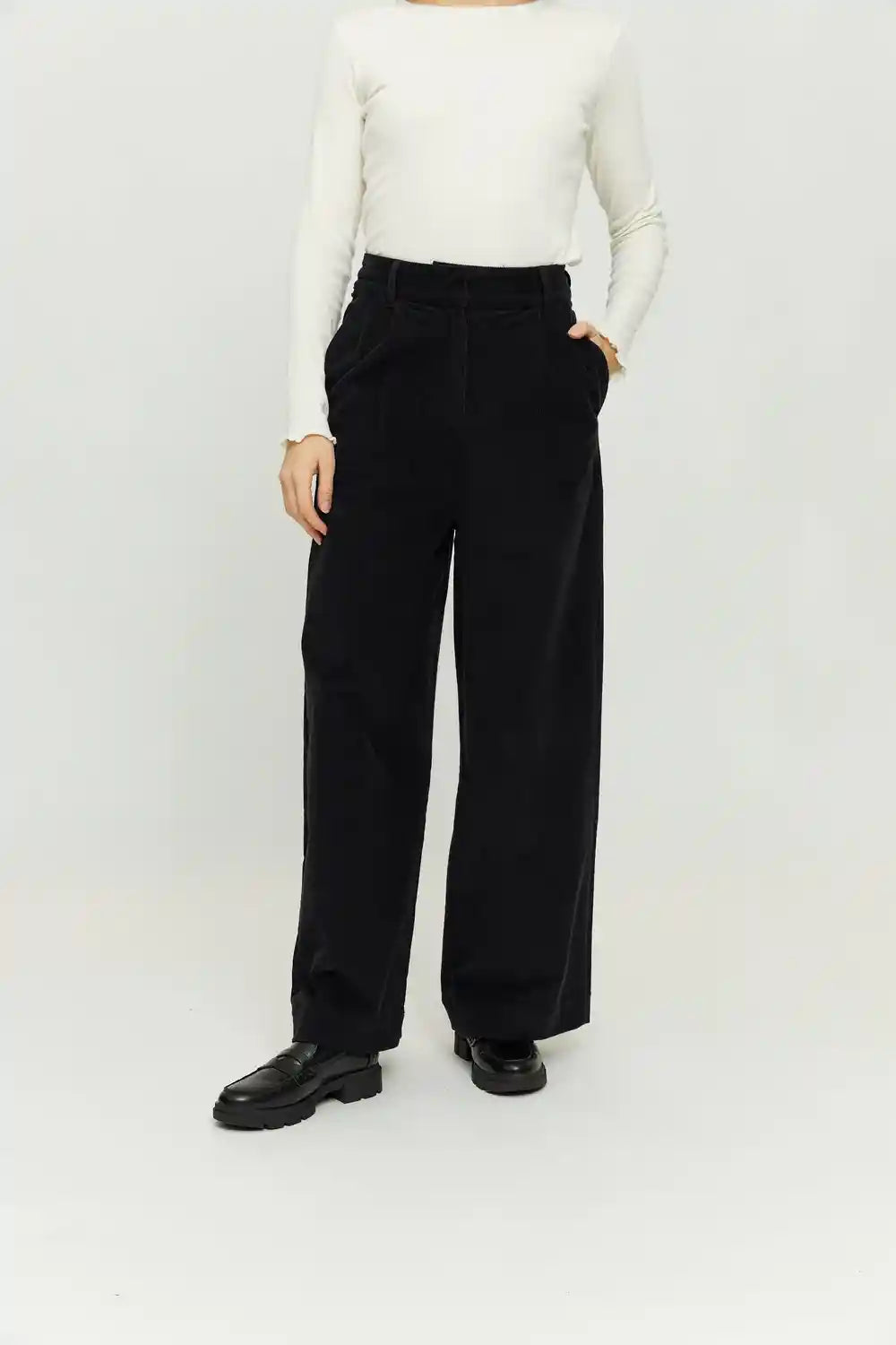 Pantaloni a palazzo da donna per l'inverno 