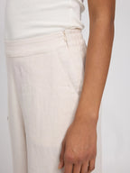 Dettaglio elastico vita zip pantalone lino palazzo