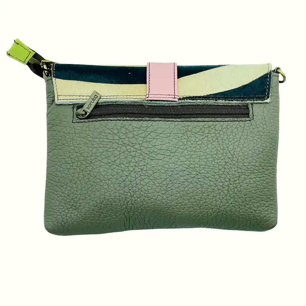 Pochette rosa in pelle riciclata