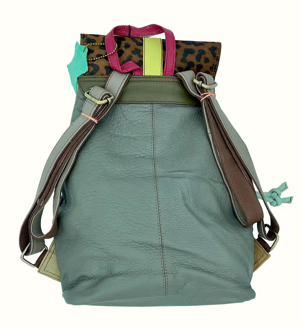 Zaino donna in pelle riciclata liscia e animalier