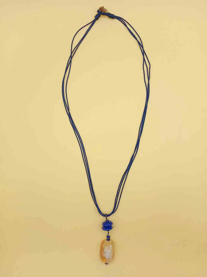 Collana Vintage con cordino blu e ciondolo in Quarzo citrino e lapis