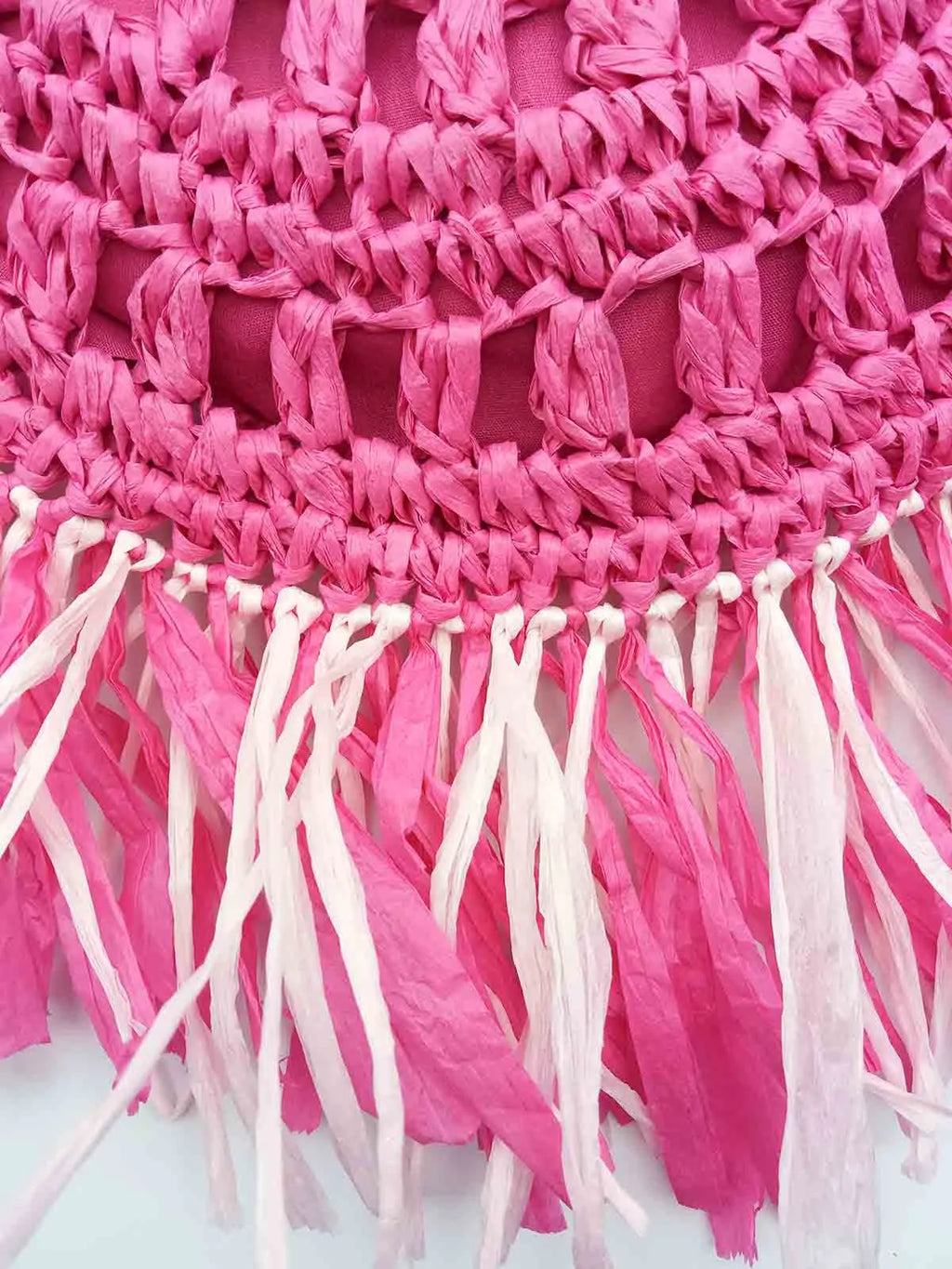 Borsa tonda in Rafia Estiva con frange fatta a uncinetto